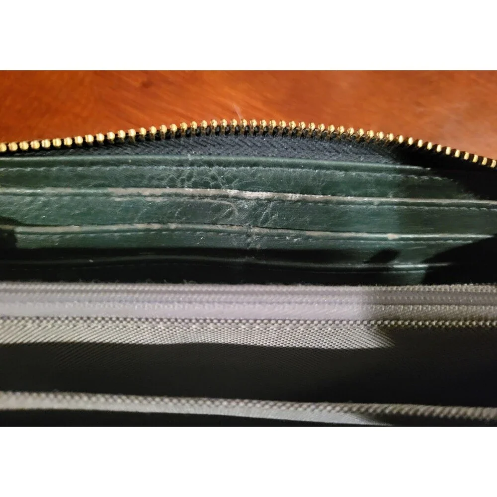 Fossil leather zip